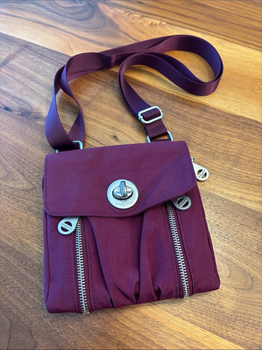 Baggallini Purple Small Crossbody Travel Purse
